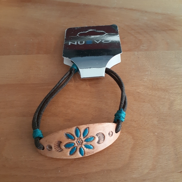 Bracelets - Picture 2 of 3